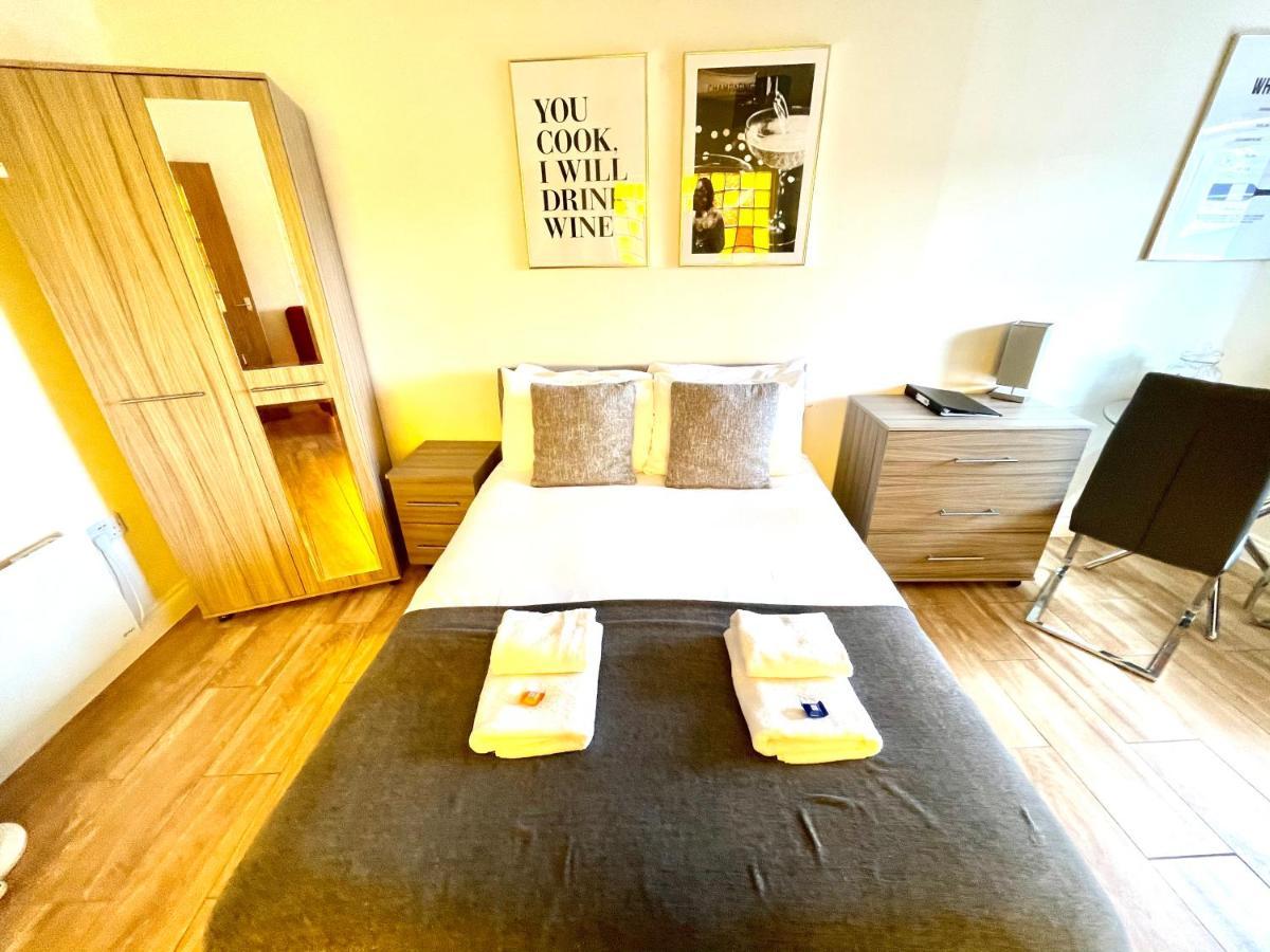 Koala & Tree - Cozy Flats In The Centre Of - Short Lets & Serviced